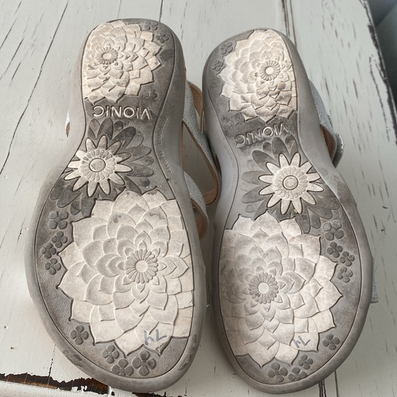 Vionic Metallic Rest Amber Backstrap Sandals 8W - Picture 8 of 9